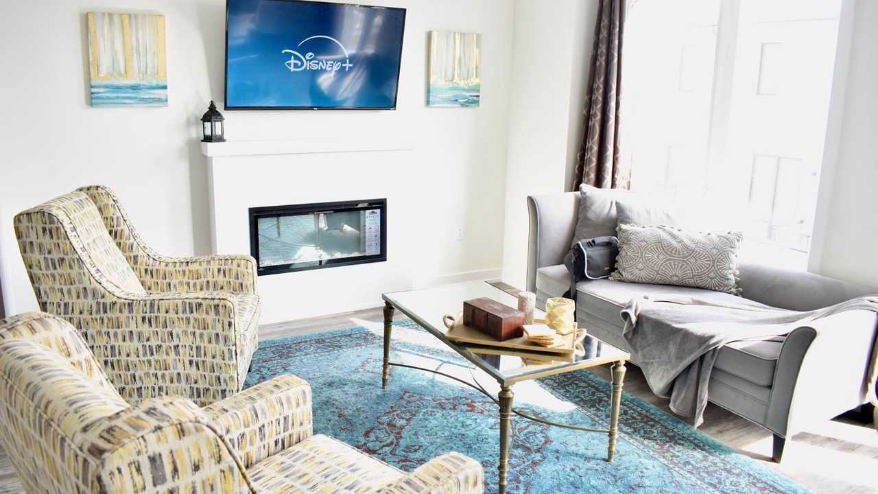 Photo of Livingroom in Oakville
