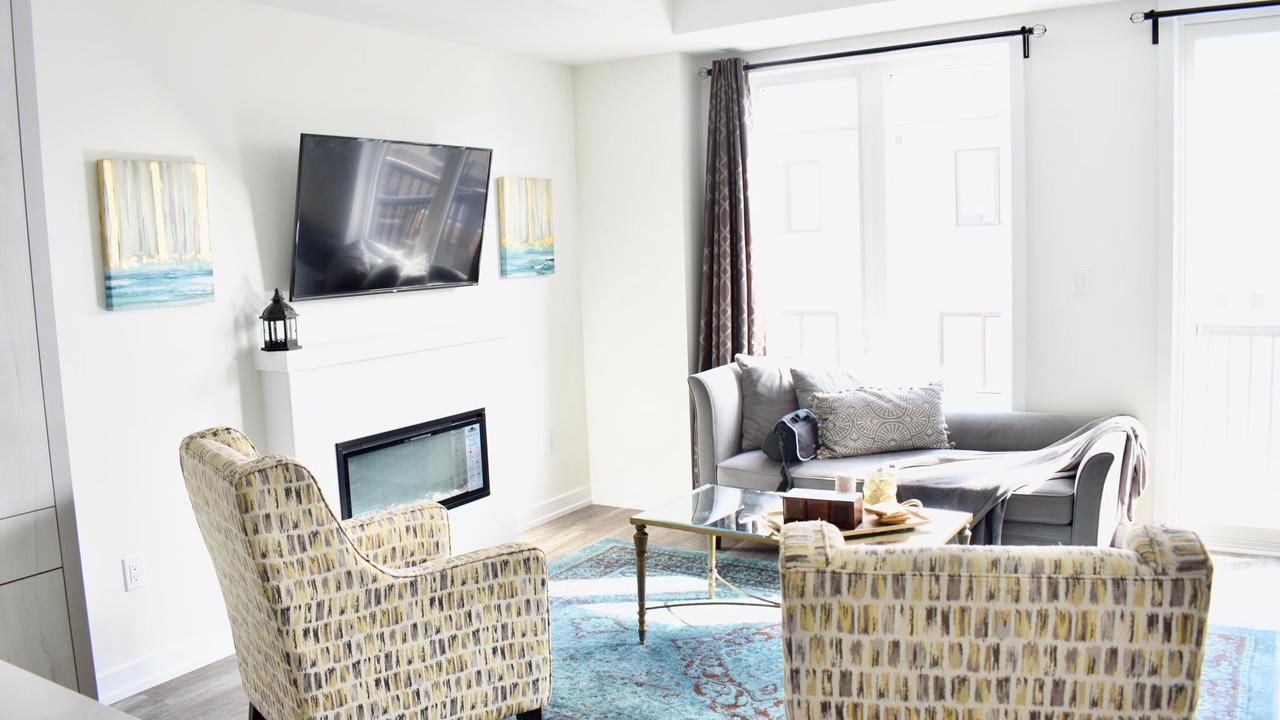 Photo of Livingroom in Oakville