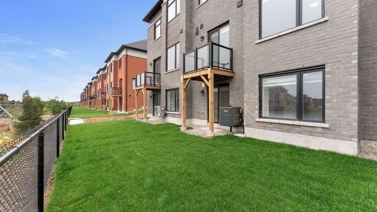 Photo of Outdoor in Oakville