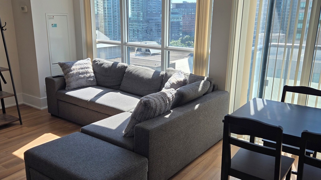 Photo of Livingroom in Toronto Entertainment District