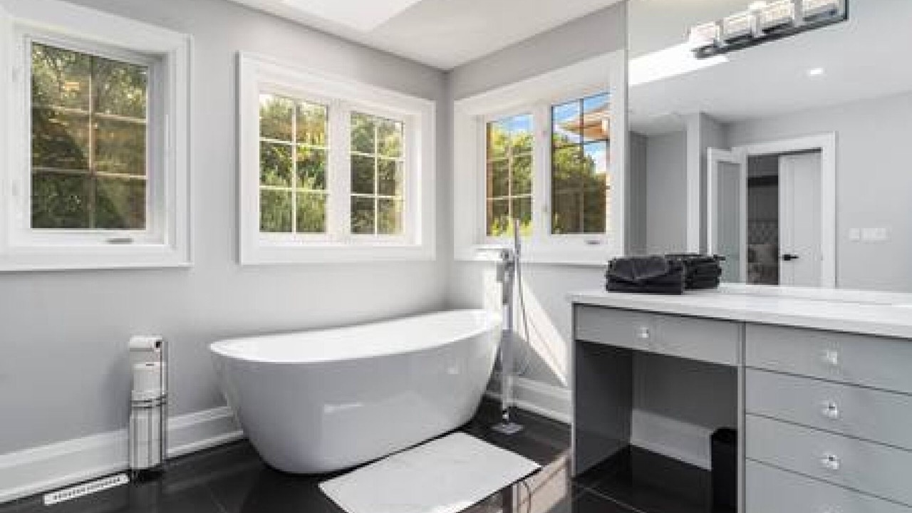 Photo of Bathroom in Churchill Meadows