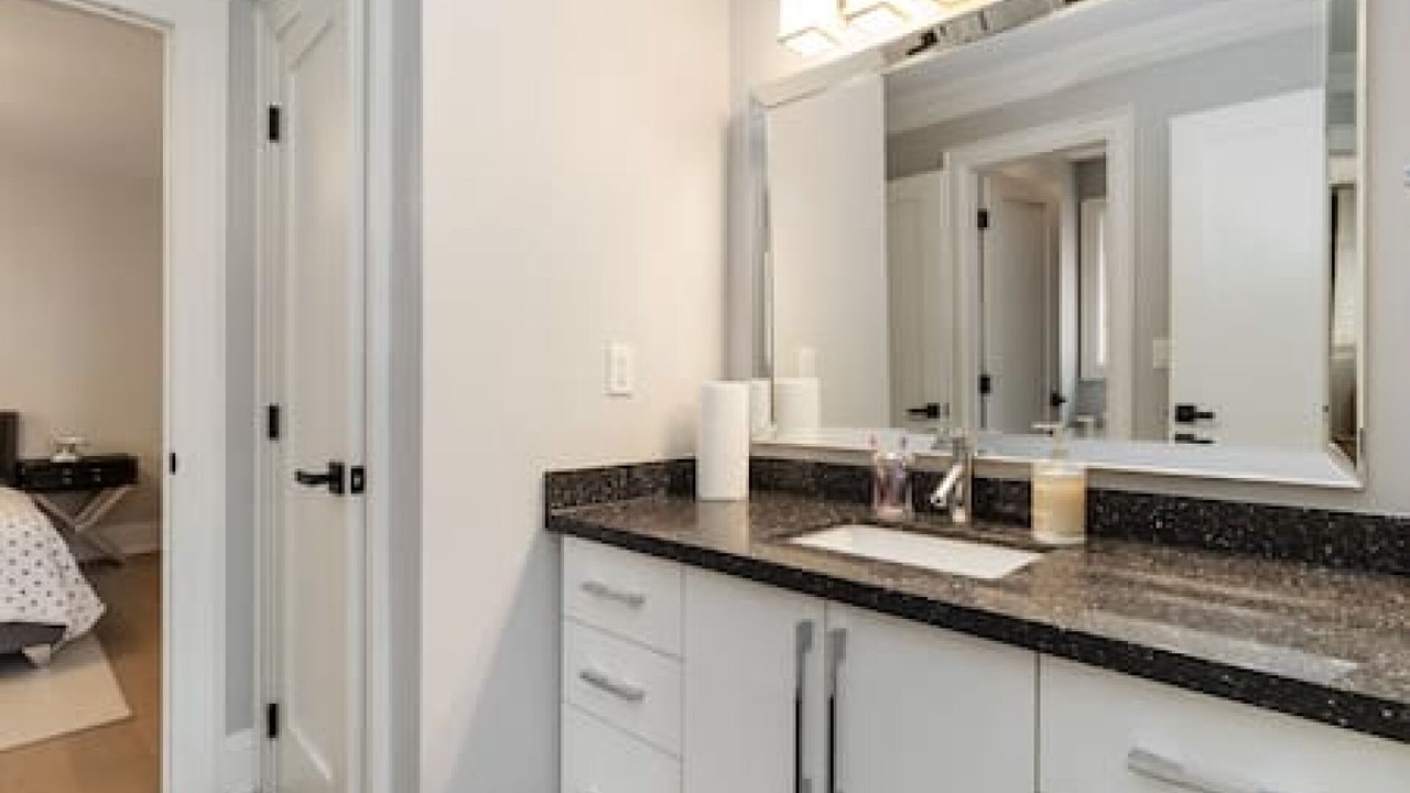 Photo of Bathroom in Churchill Meadows