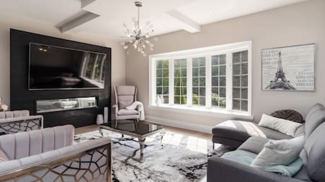 Photo of Livingroom in Churchill Meadows