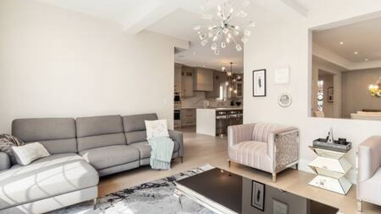 Photo of Livingroom in Churchill Meadows