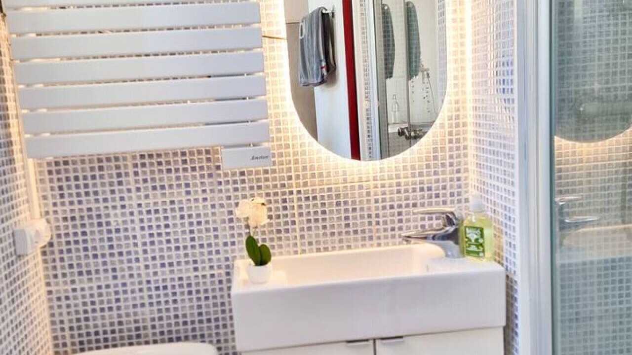 Photo of Bathroom in Suresnes