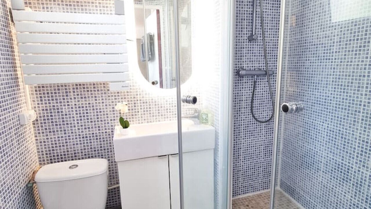 Photo of Bathroom in Suresnes