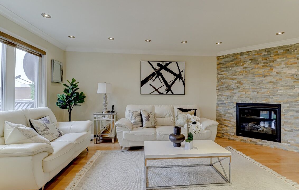 Photo of Livingroom in East Credit