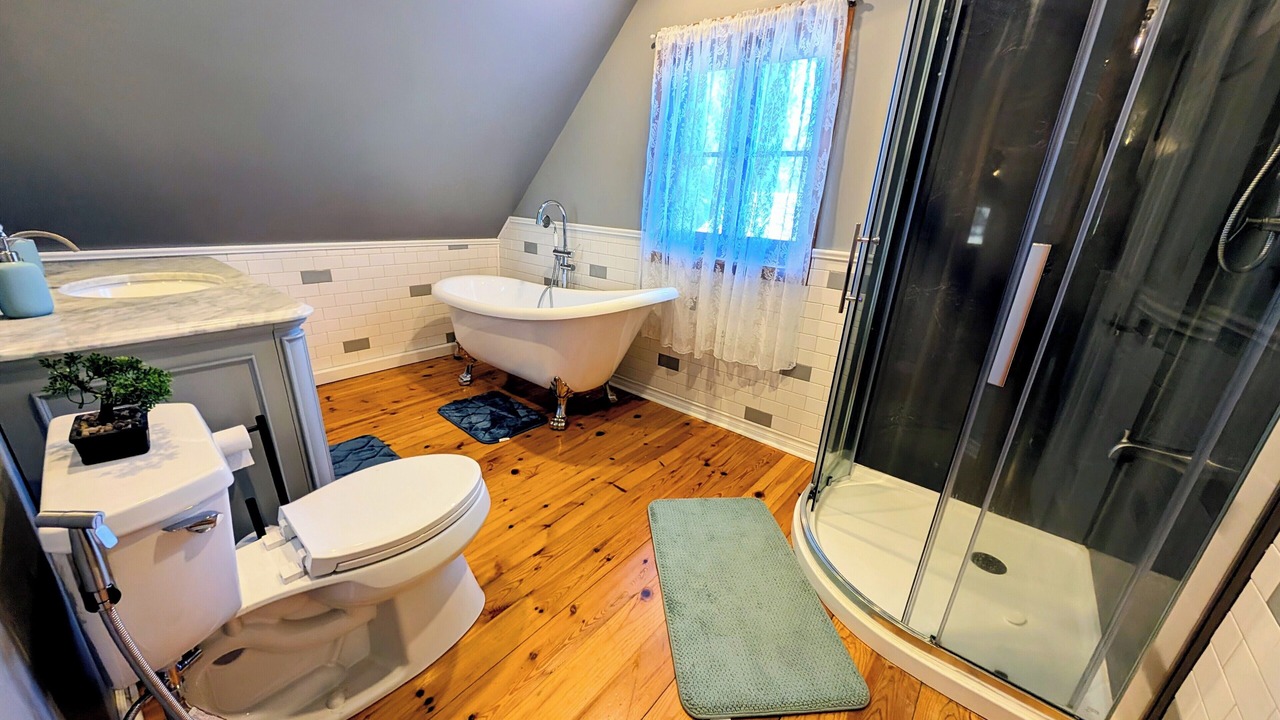 Photo of Bathroom in Greater Napanee