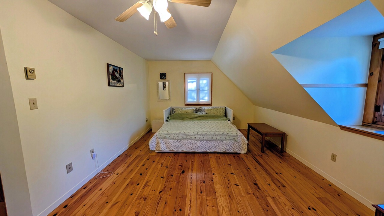 Photo of Bedroom in Greater Napanee