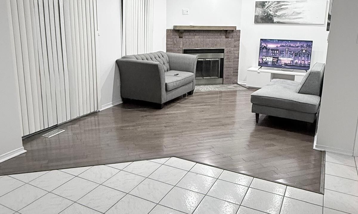 Photo of Livingroom in Erin Mills