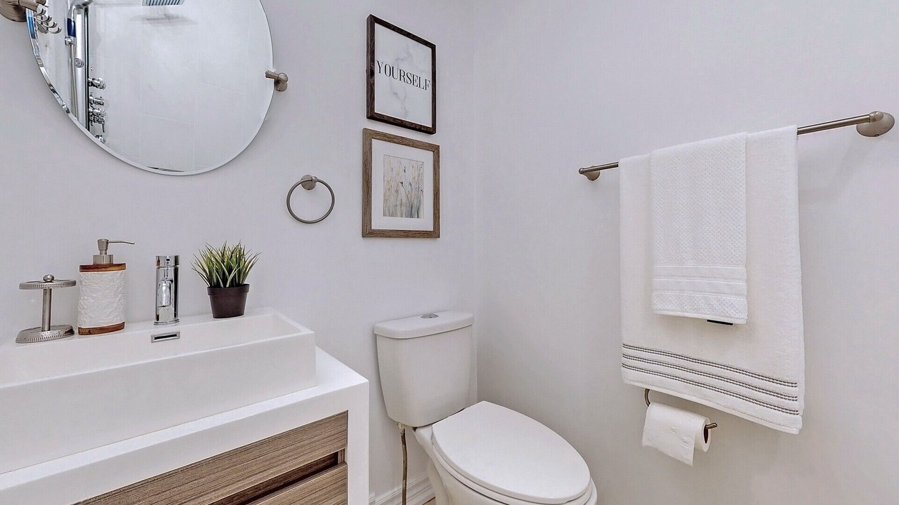 Photo of Bathroom in Clearview