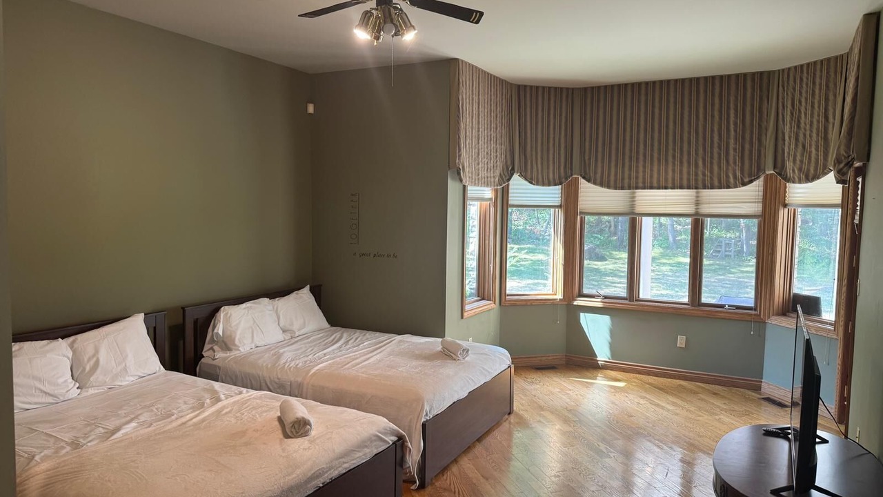 Photo of Bedroom in Wasaga Beach