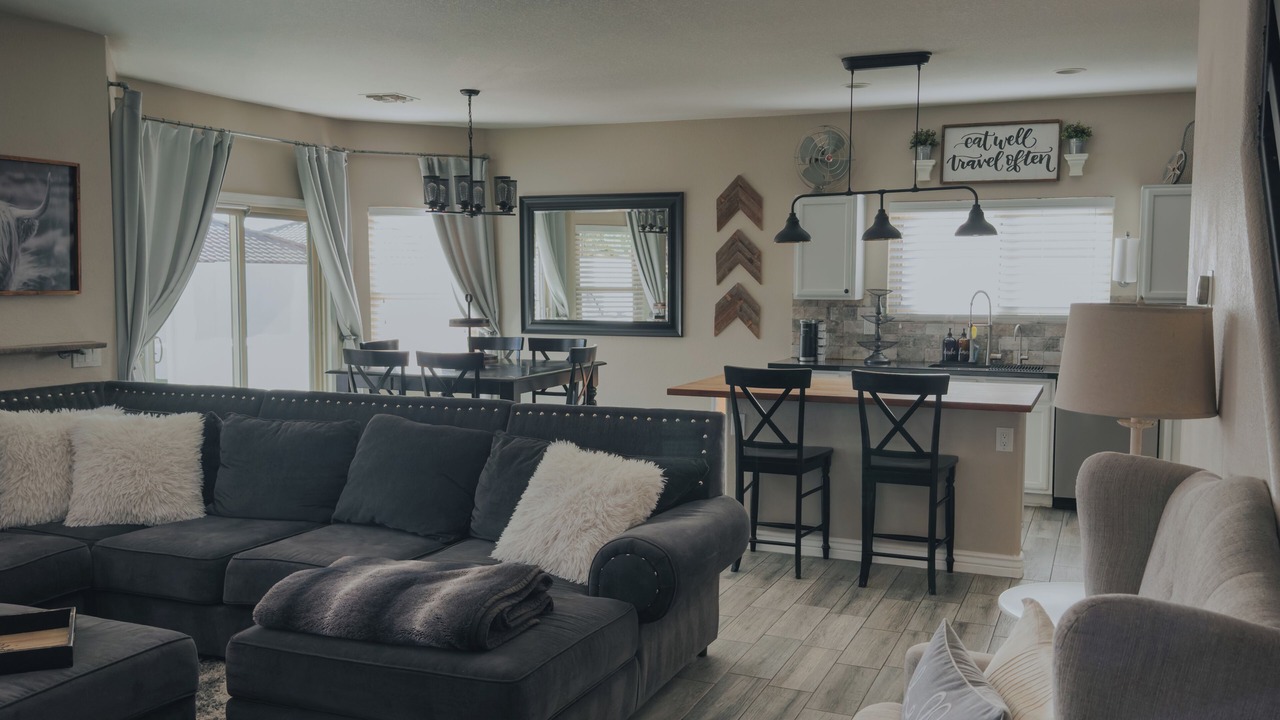 Photo of Livingroom in East Mesa