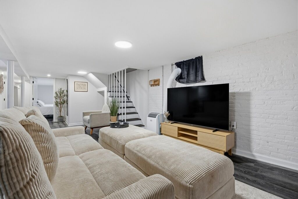 Photo of Livingroom in Newark