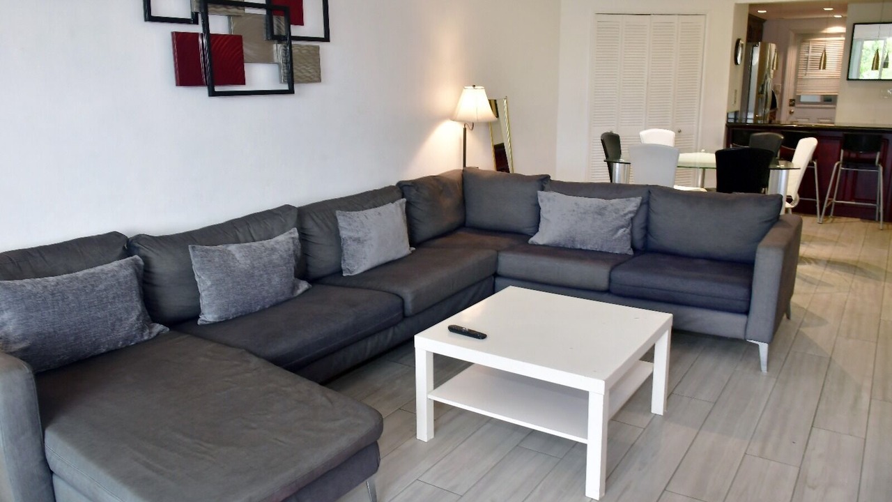 Photo of Livingroom in North Miami Beach