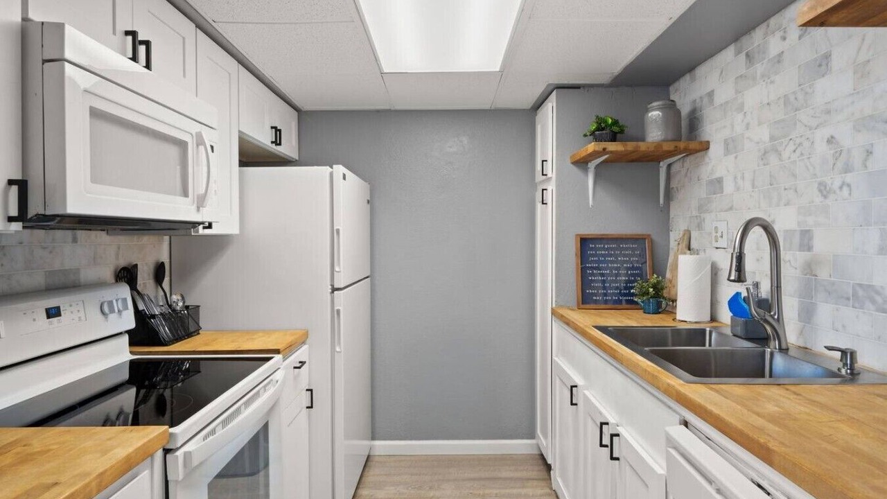 Photo of Kitchen in Entertainment District