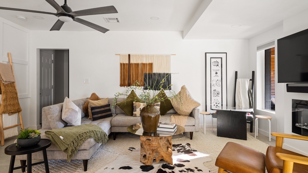 Photo of Livingroom in Trail West