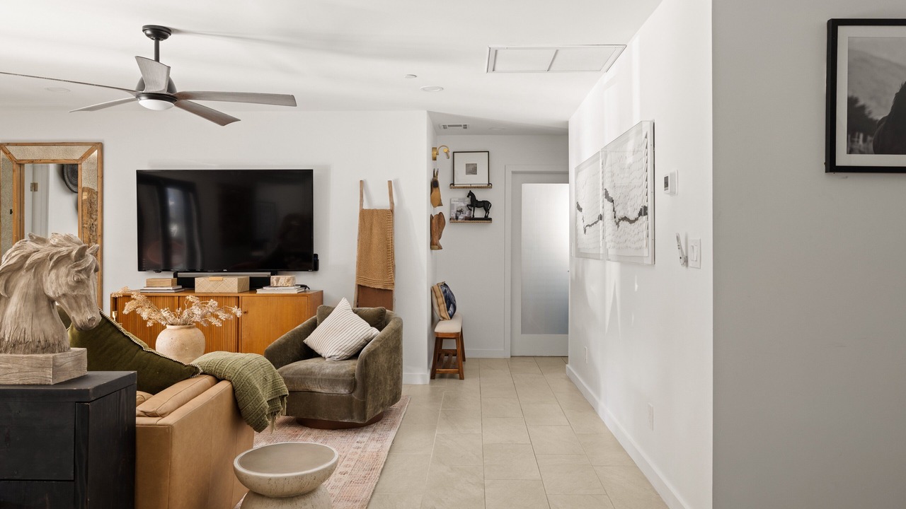 Photo of Livingroom in Trail West
