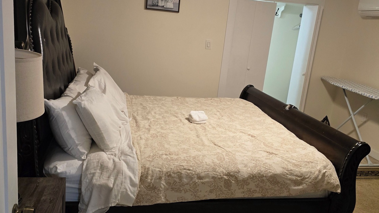 Photo of Bedroom in Woodlawn Heights