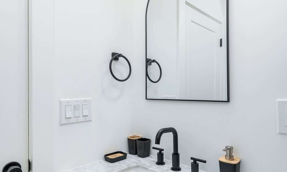 Photo of Bathroom in Old City
