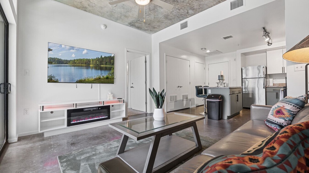 Photo of Livingroom in Evans Churchill