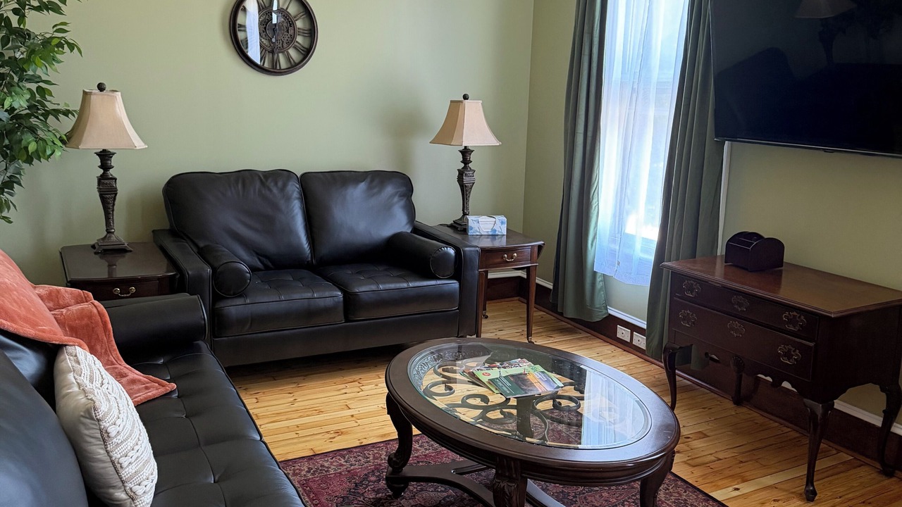 Photo of Livingroom in Oneida