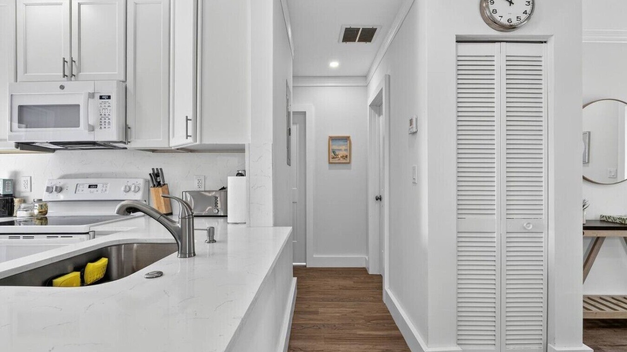 Photo of Kitchen in South Middle River