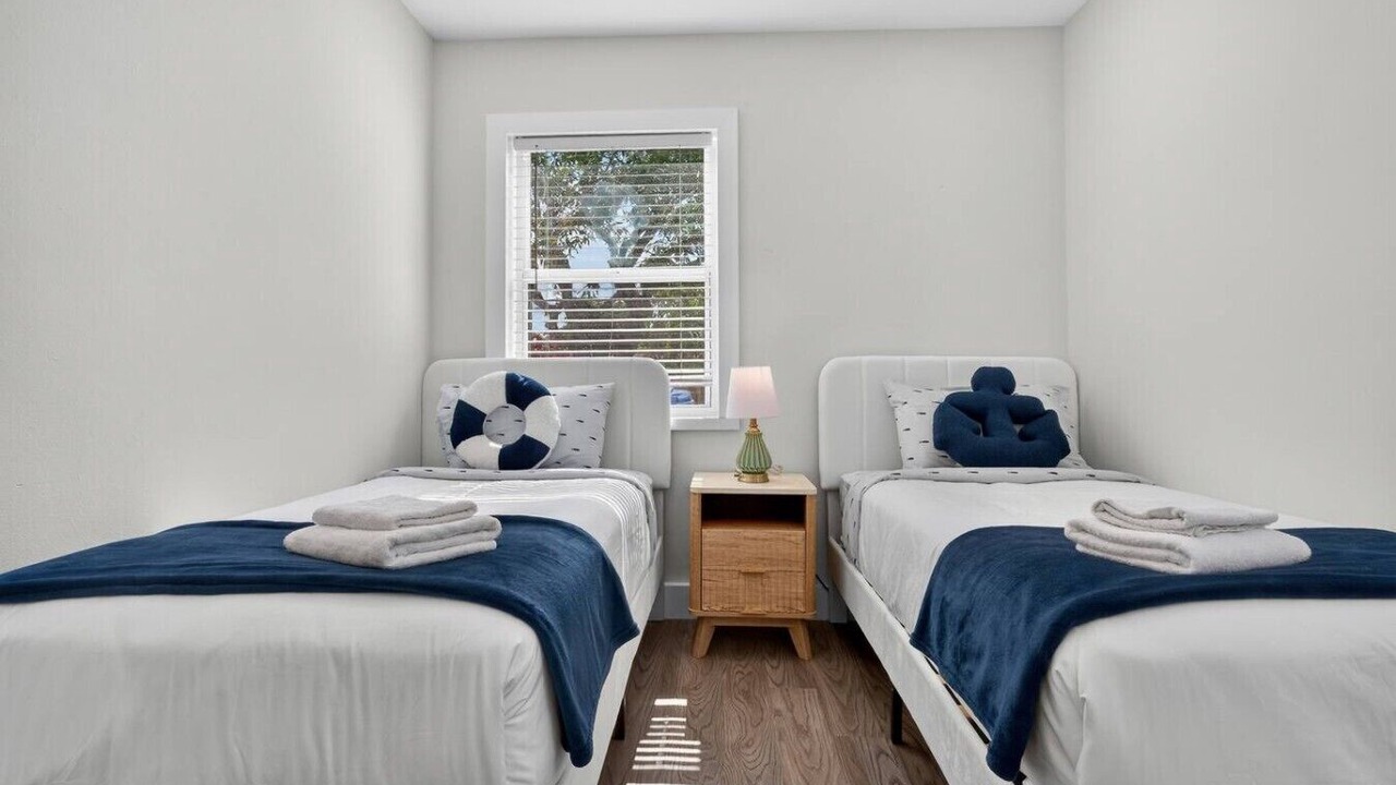 Photo of Bedroom in South Middle River