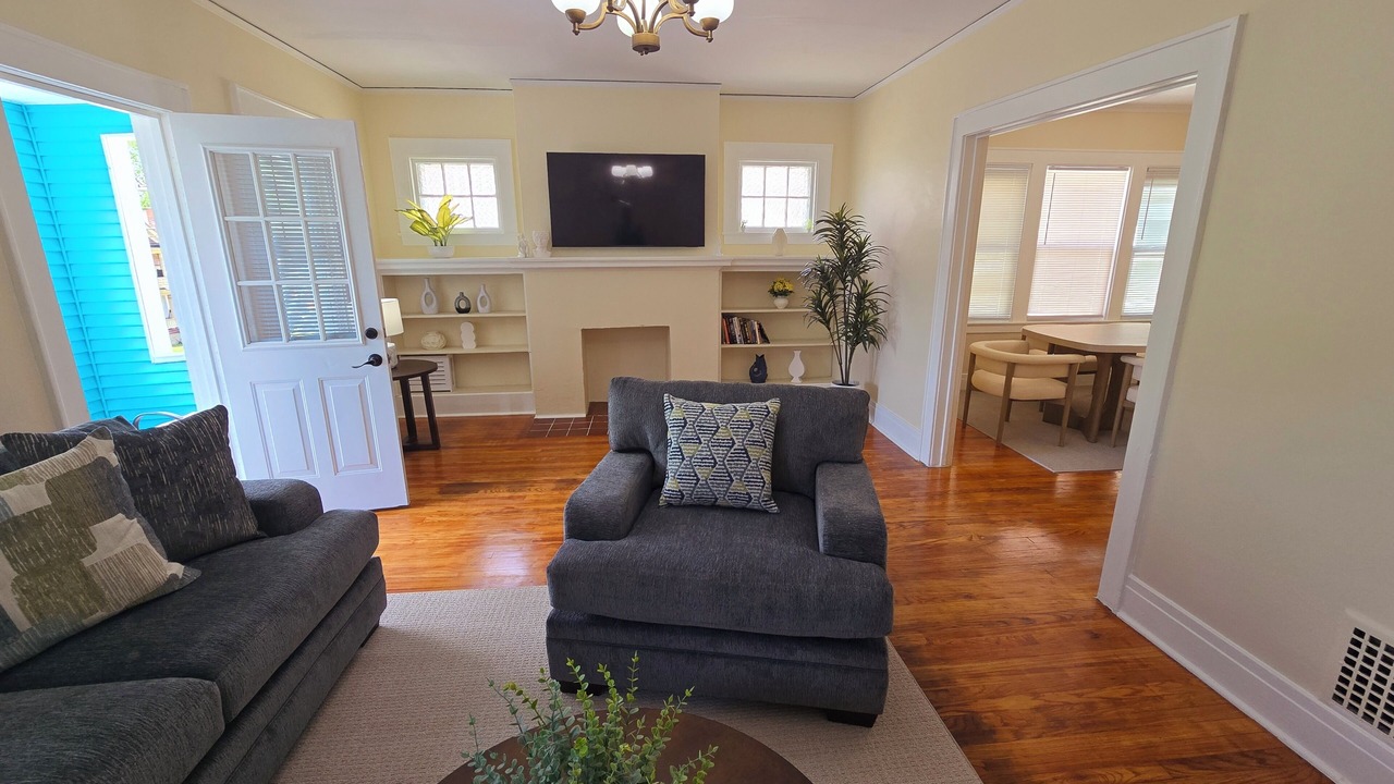 Photo of Livingroom in Eastside