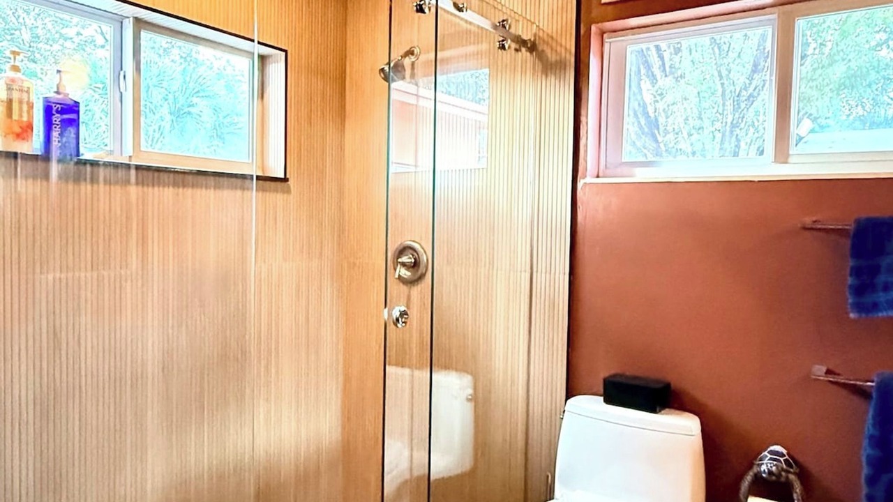Photo of Bathroom in South Middle River