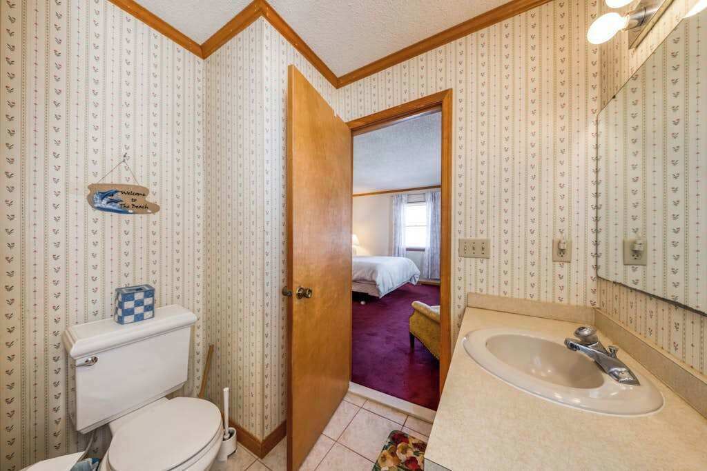 Photo of Bathroom in Caine Woods