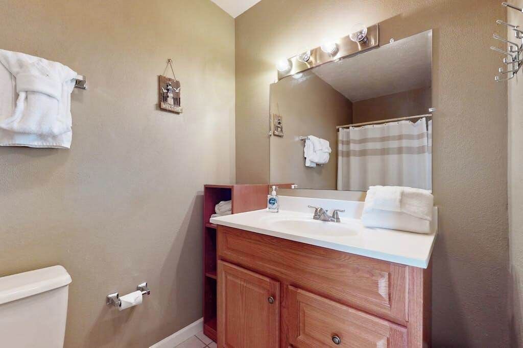 Photo of Bathroom in Caine Woods