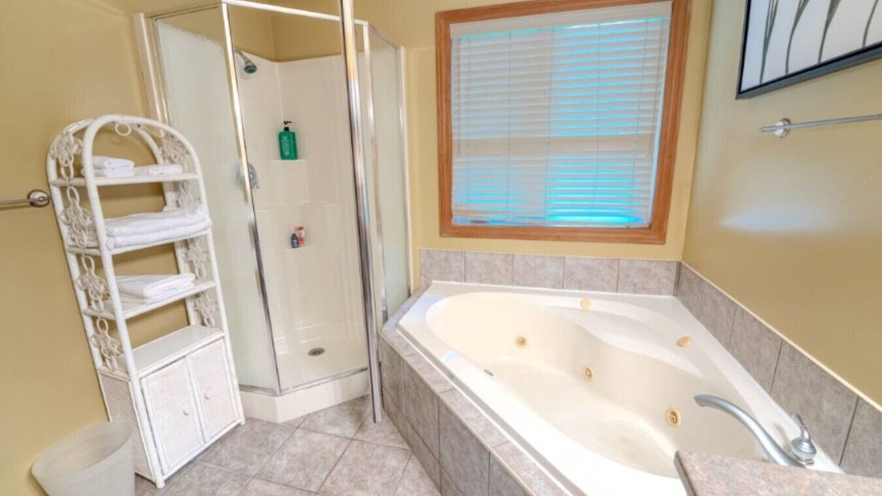 Photo of Bathroom in Unorganized Centre Parry Sound