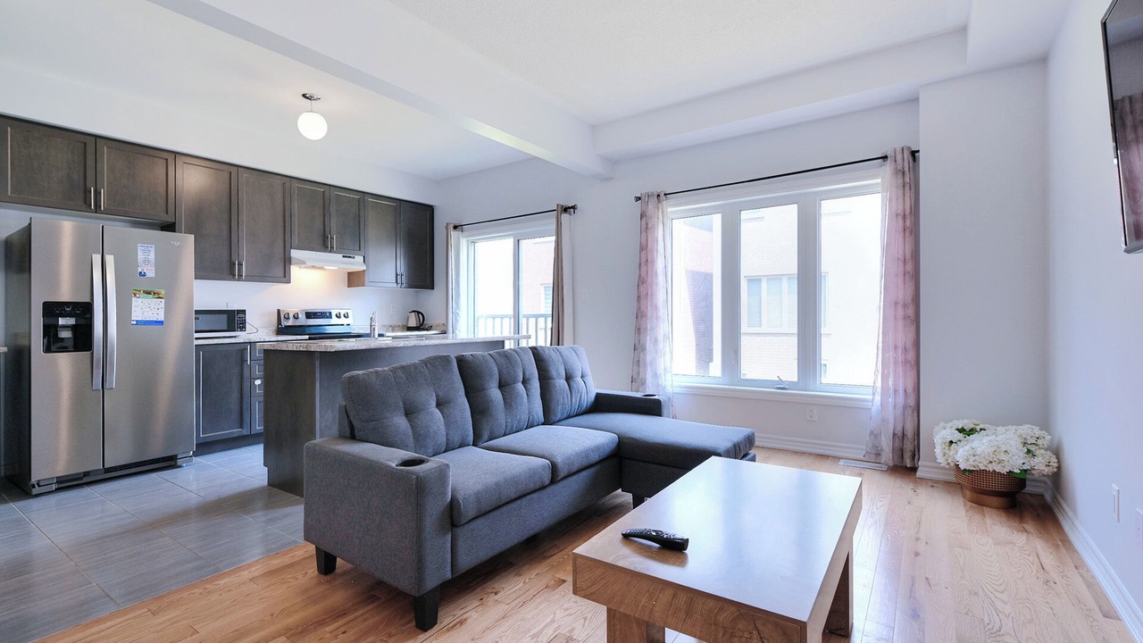 Photo of Livingroom in Pickering