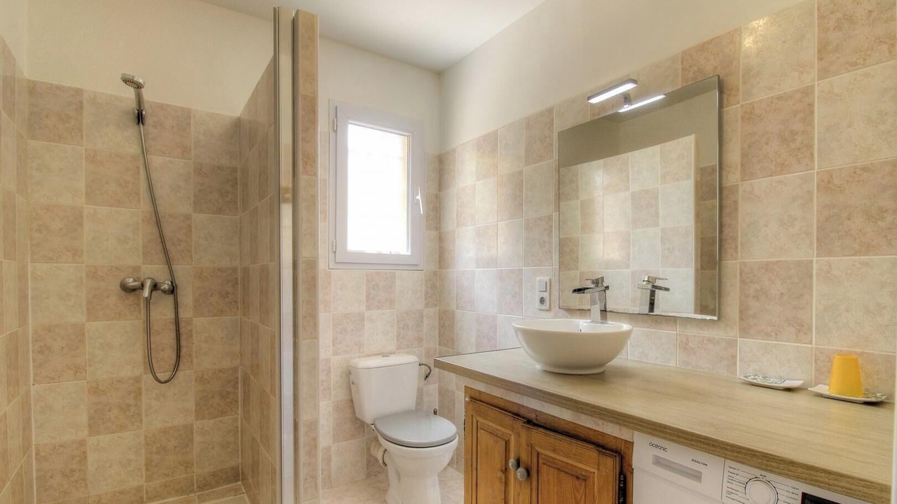 Photo of Bathroom in Altagene