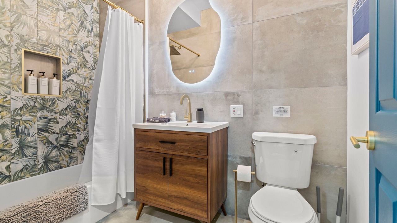 Photo of Bathroom in Old City