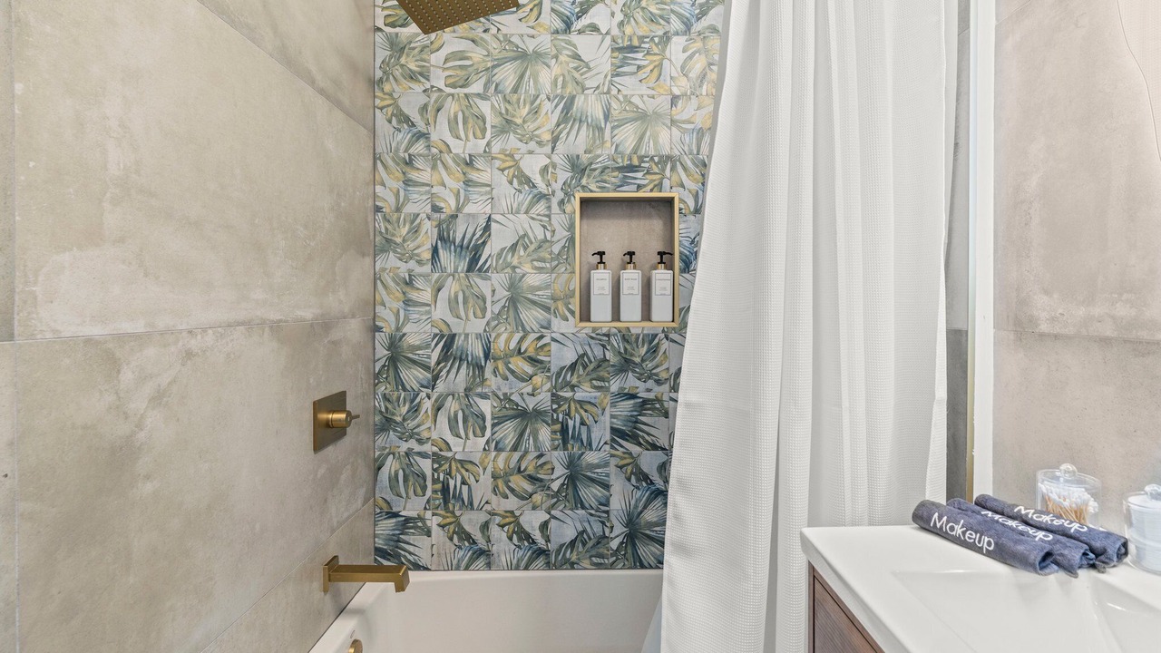 Photo of Bathroom in Old City