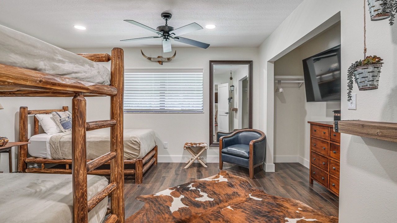 Photo of Bedroom in Bearss Plaza