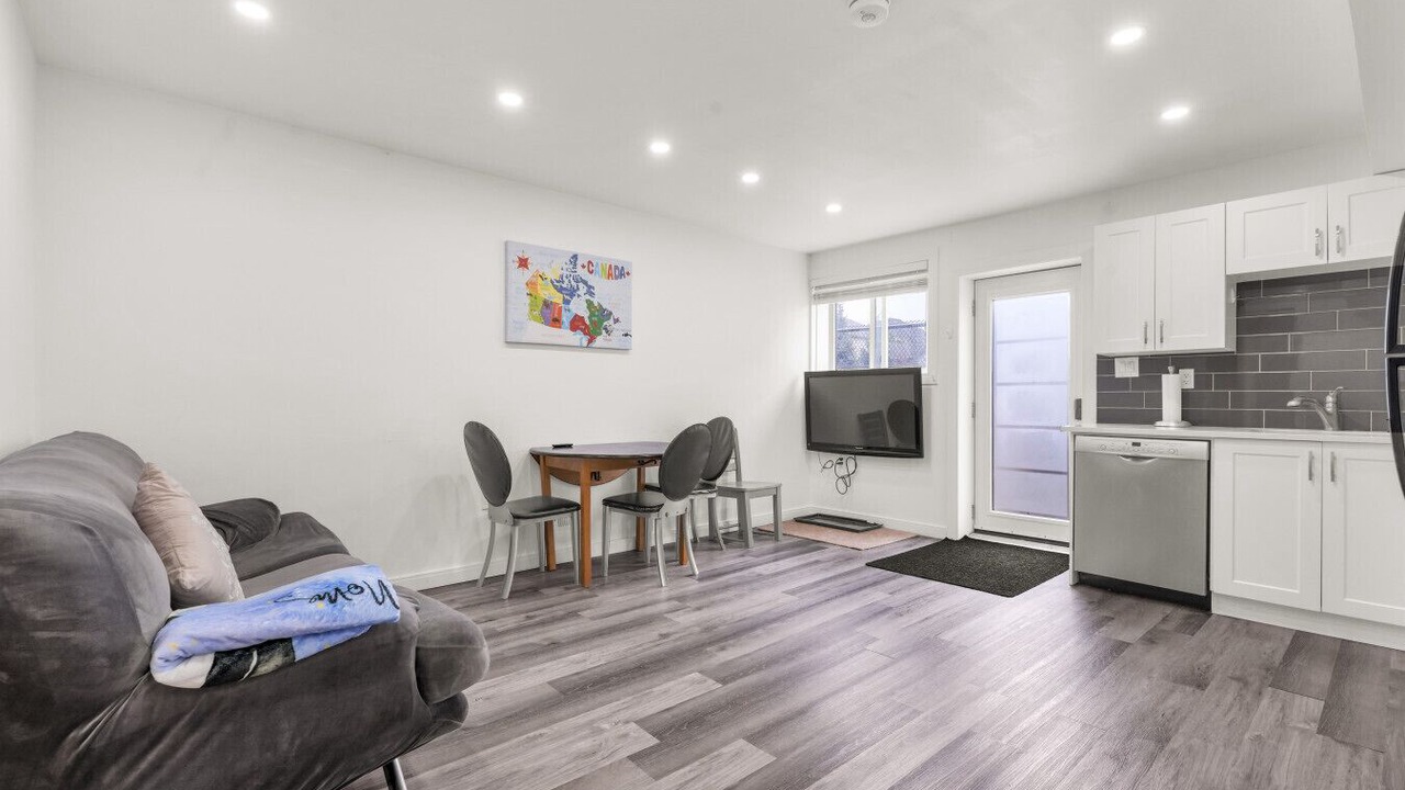 Photo of Livingroom in Doon South