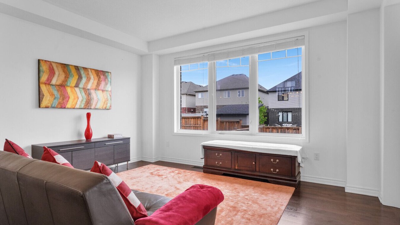 Photo of Livingroom in Doon South
