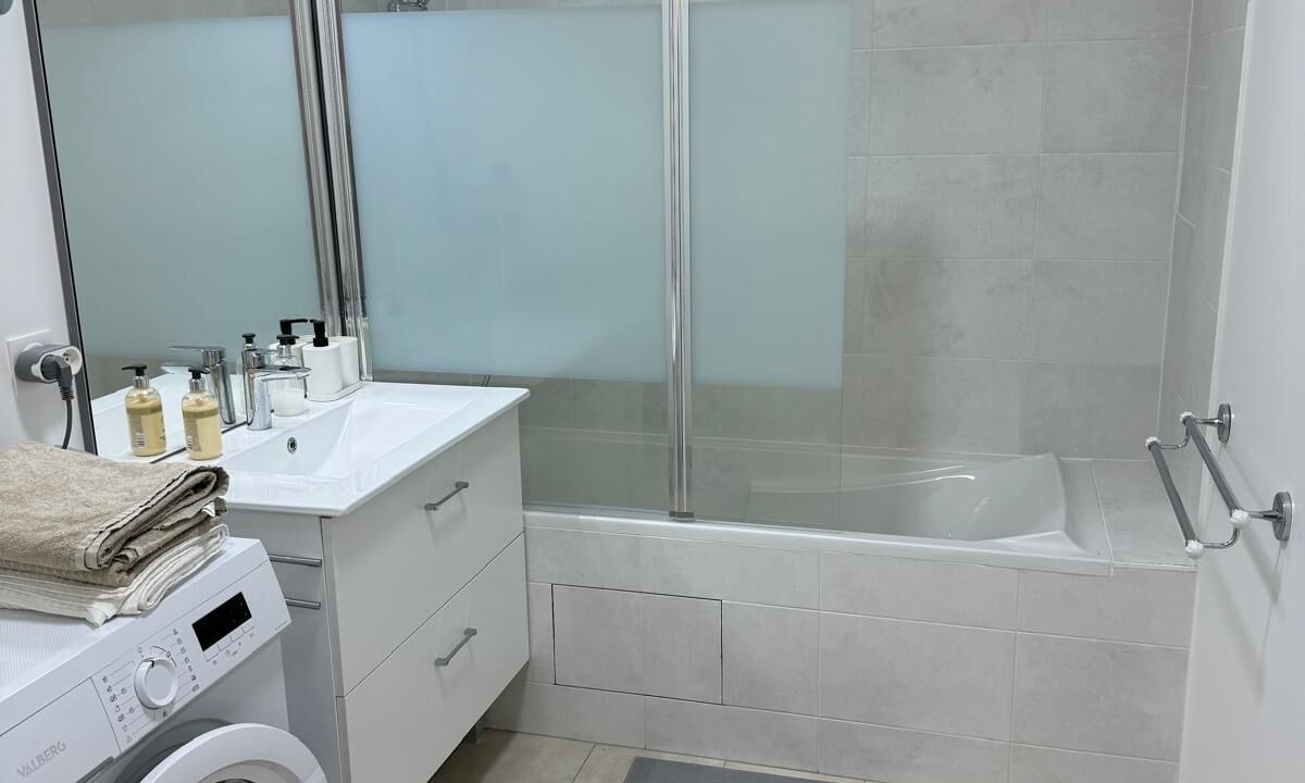Photo of Bathroom in L'Economie