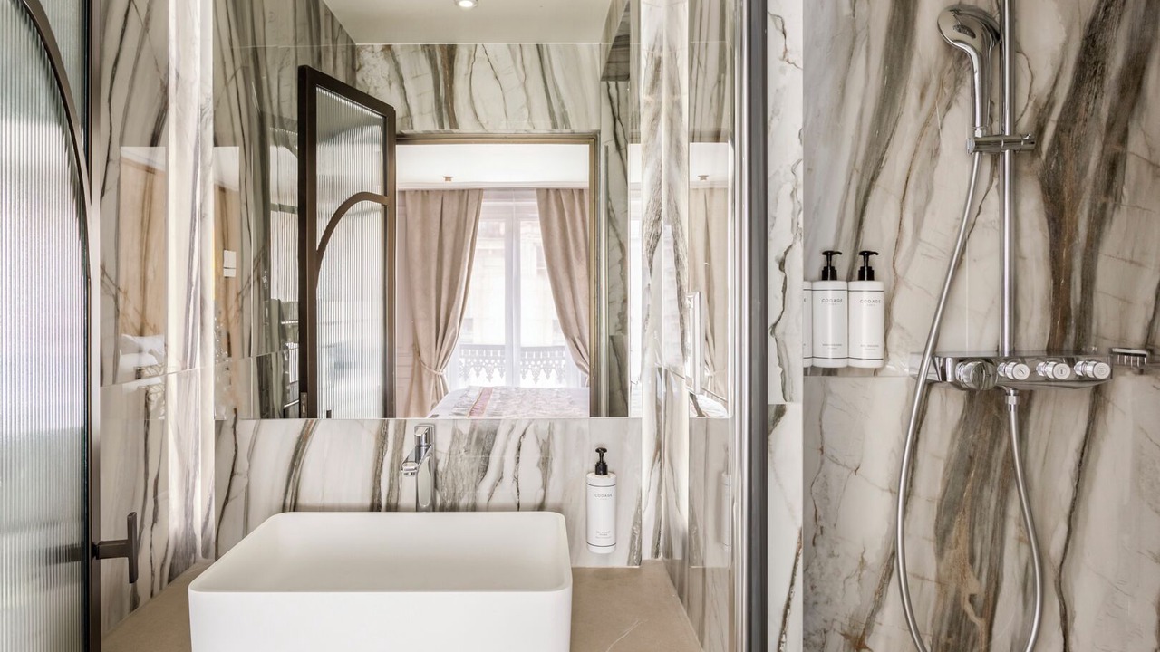 Photo of Bathroom in Quartier du Faubourg-Montmartre
