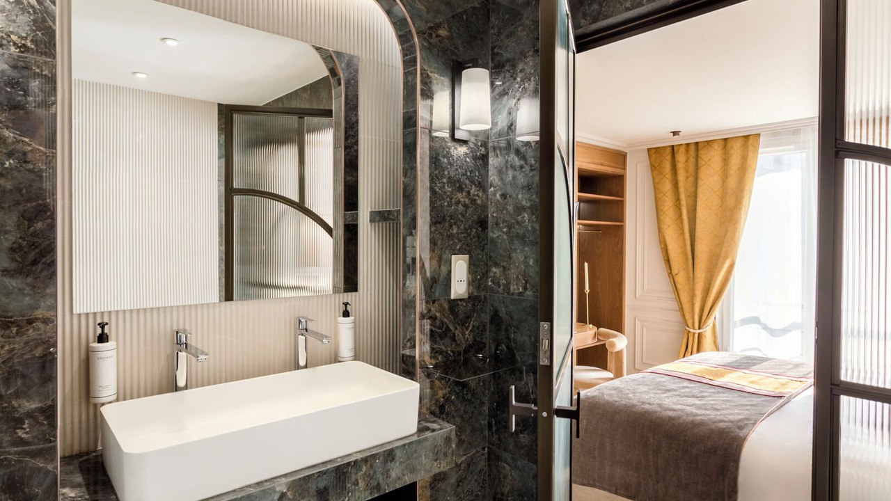 Photo of Bathroom in Quartier du Faubourg-Montmartre