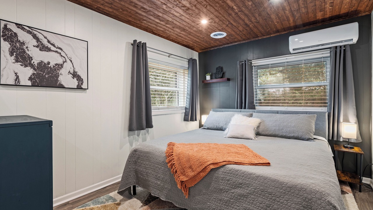 Photo of Bedroom in Tallahassee