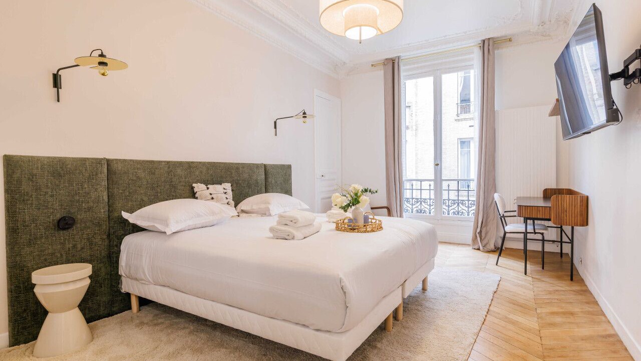 Photo of Bedroom in 17th Arrondissement