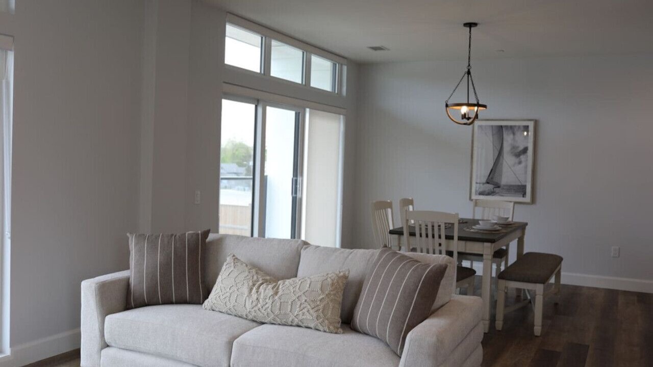 Photo of Livingroom in Grand Bend