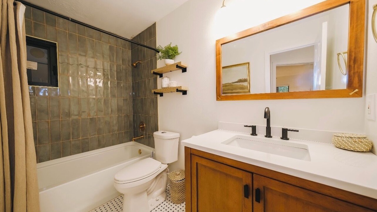 Photo of Bathroom in Bee Ridge