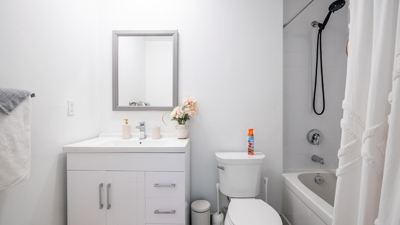 Photo of Bathroom in Fort York