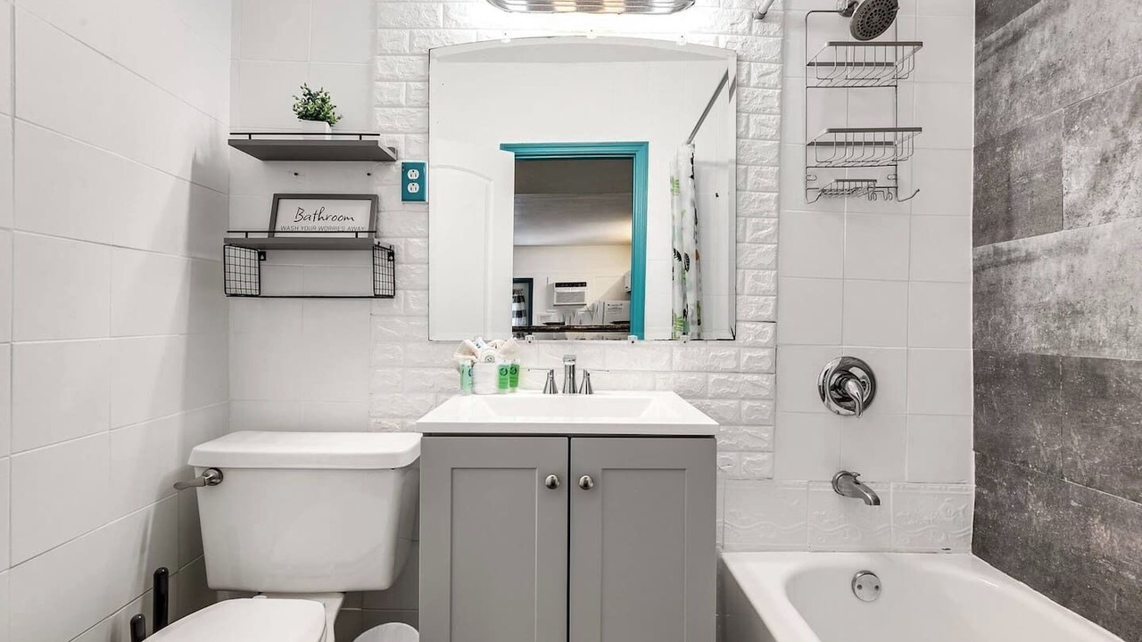 Photo of Bathroom in Royal Poinciana