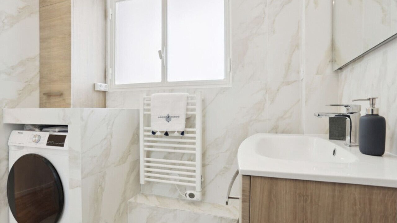 Photo of Bathroom in Republique–Point-du-Jour